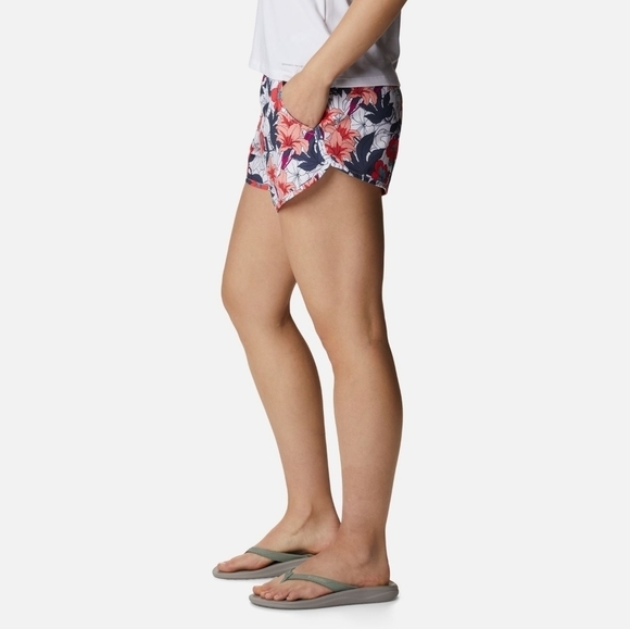 Columbia Bogata Bay Stretch Floral Printed Shorts NWT size XL - Picture 3 of 15